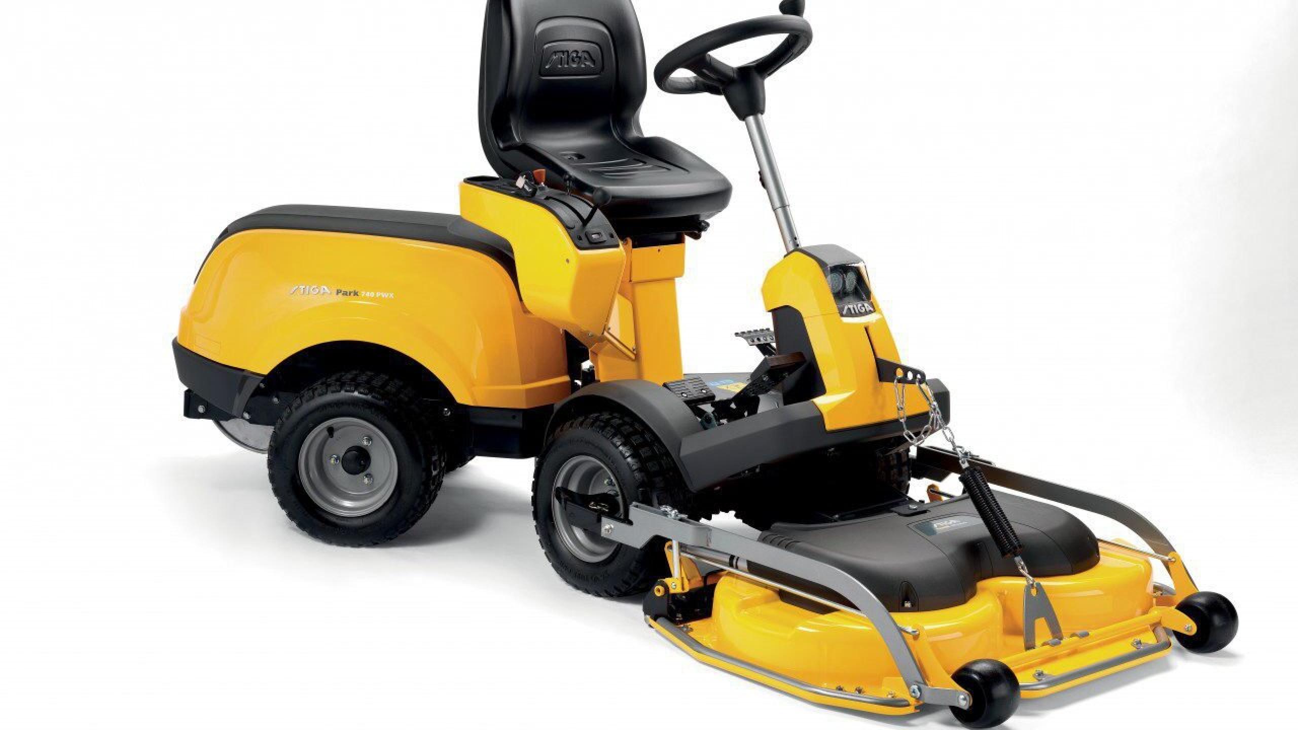 tweedehands Stiga zitmaaier te koop bij Tuinmachines & Ko in Oostburg