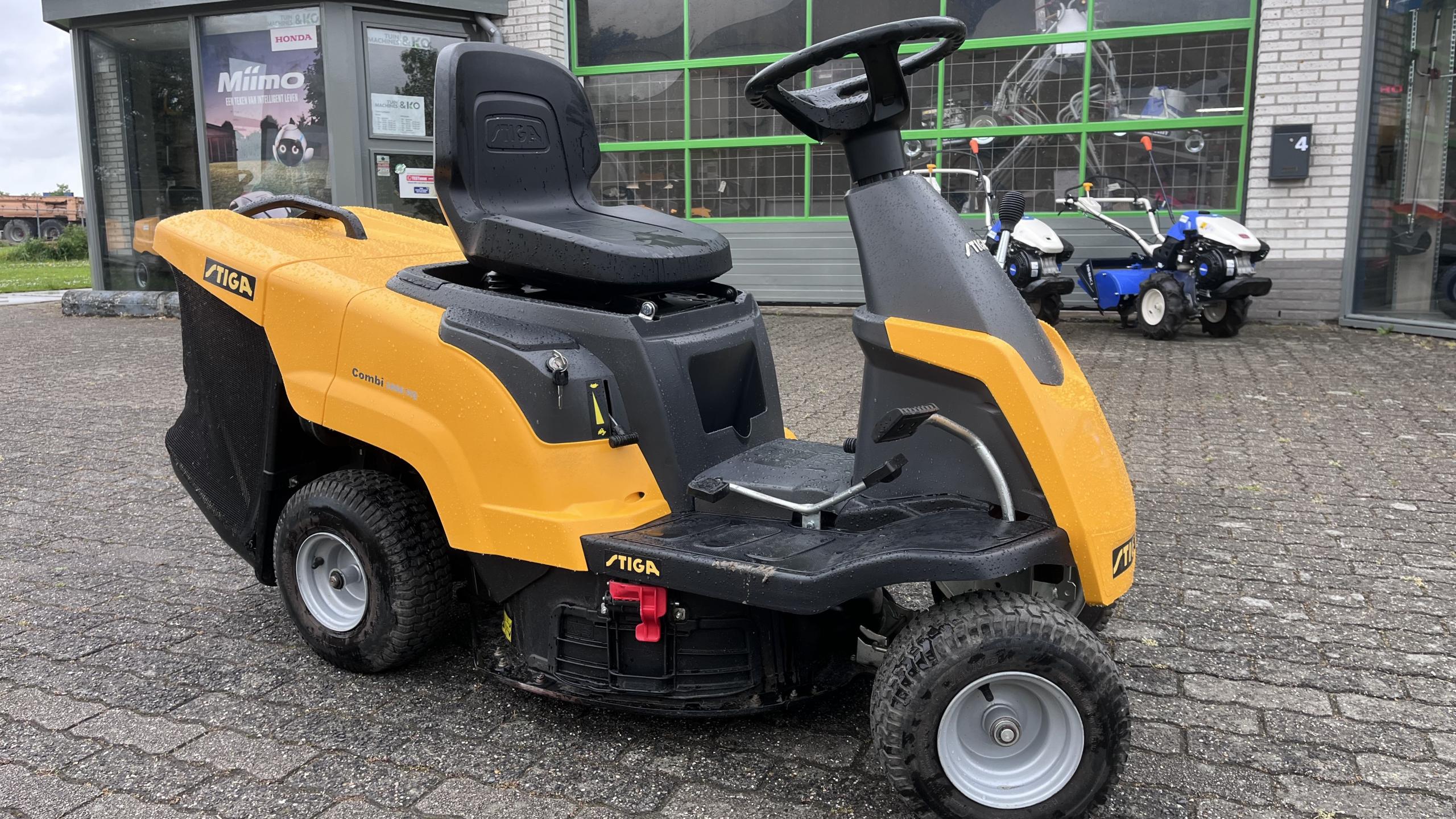 Tweedehands Stiga zitmaaier te koop in Oostburg bij Tuinmachines & Ko